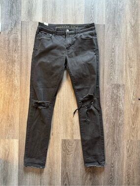 American Eagles Men’s Black Distressed Skinny Jeans